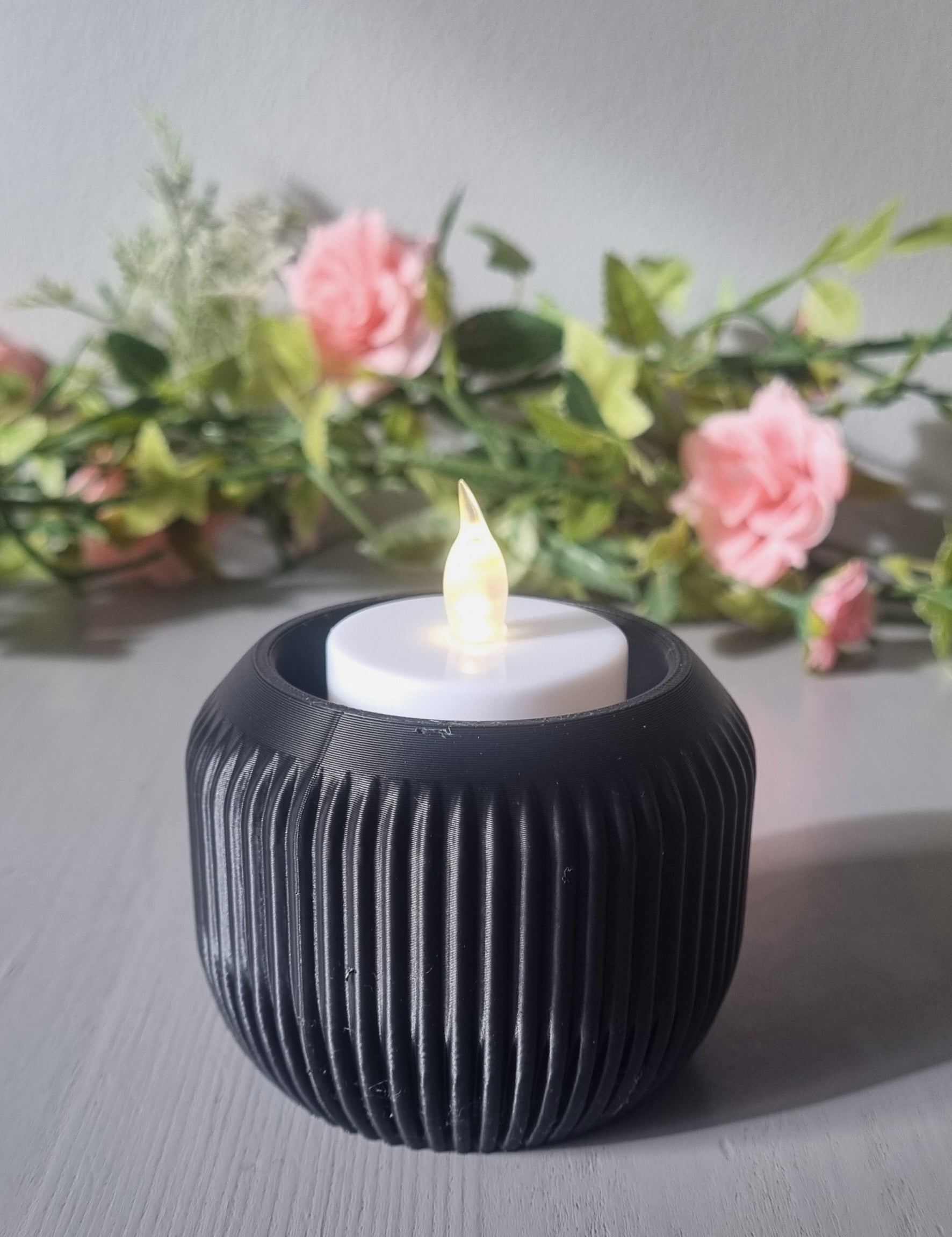 Striped flameless tealight holder