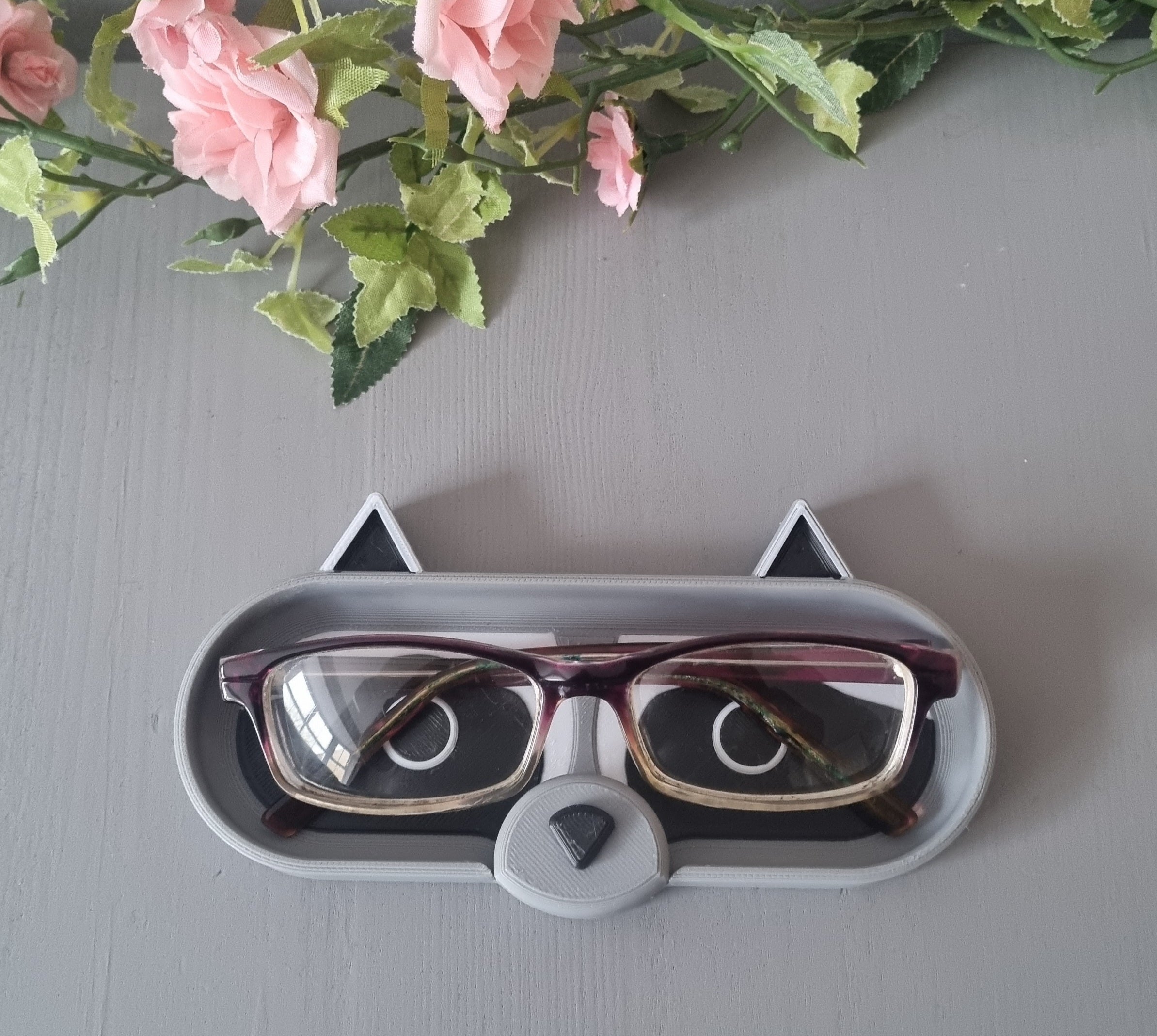 Racoon glasses tray