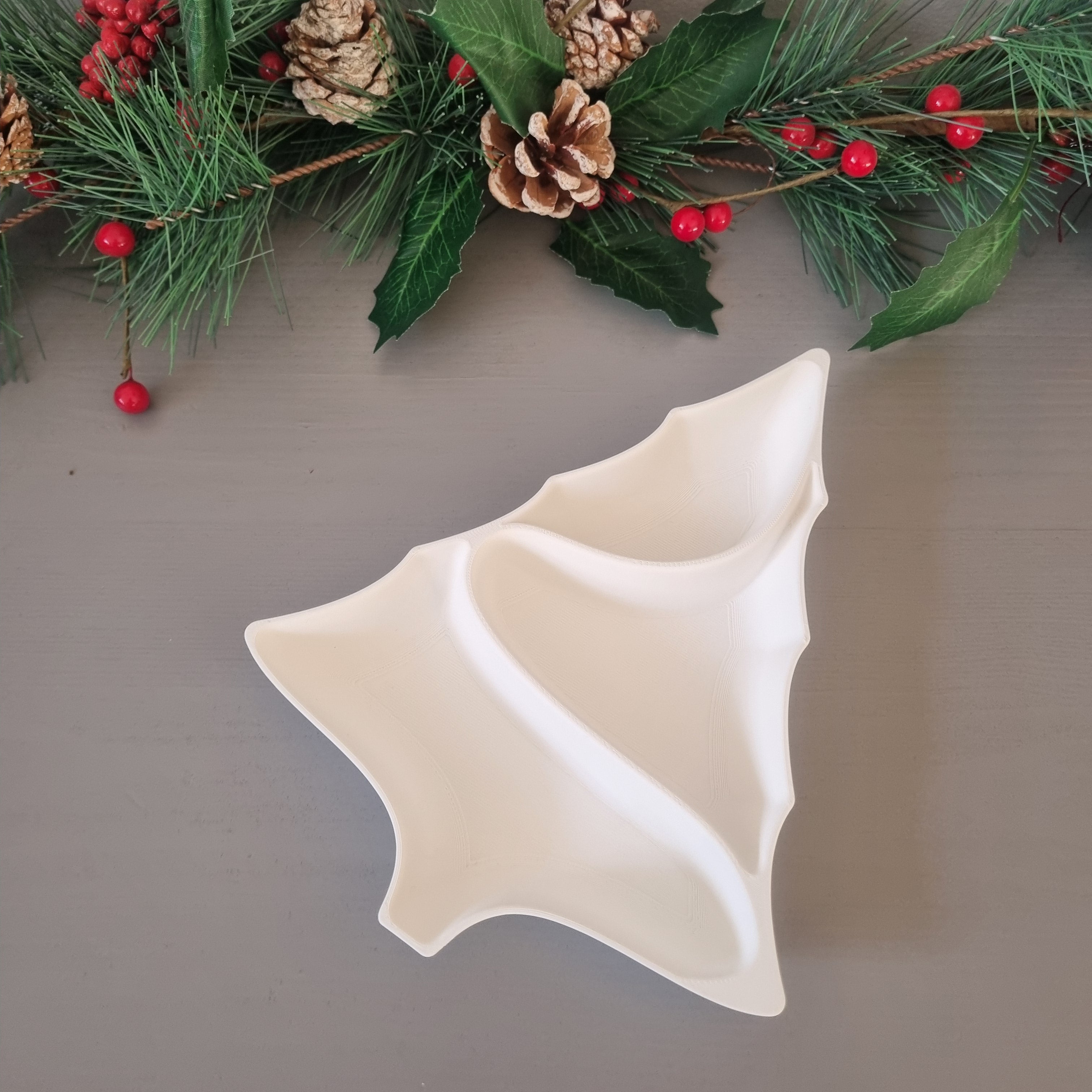 Small christmas tree snack plate